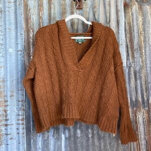 women’s M. brown hooded off-the-shoulder American Eagle sweater!